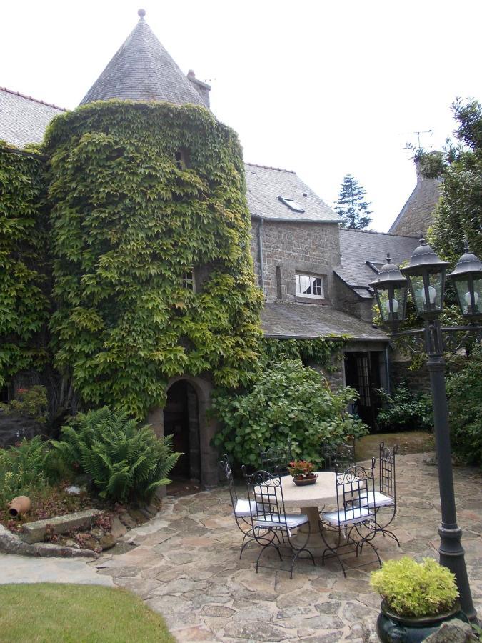 La Tourelle 22 Bed & Breakfast Quintin Exterior photo